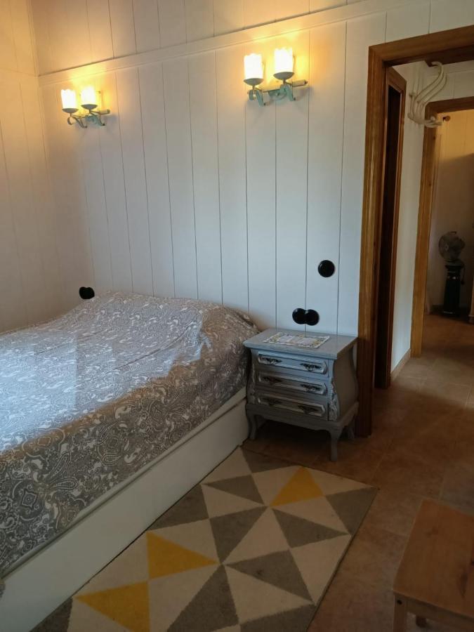 Ada Con Piscina, Jardin Y Parking Holiday home