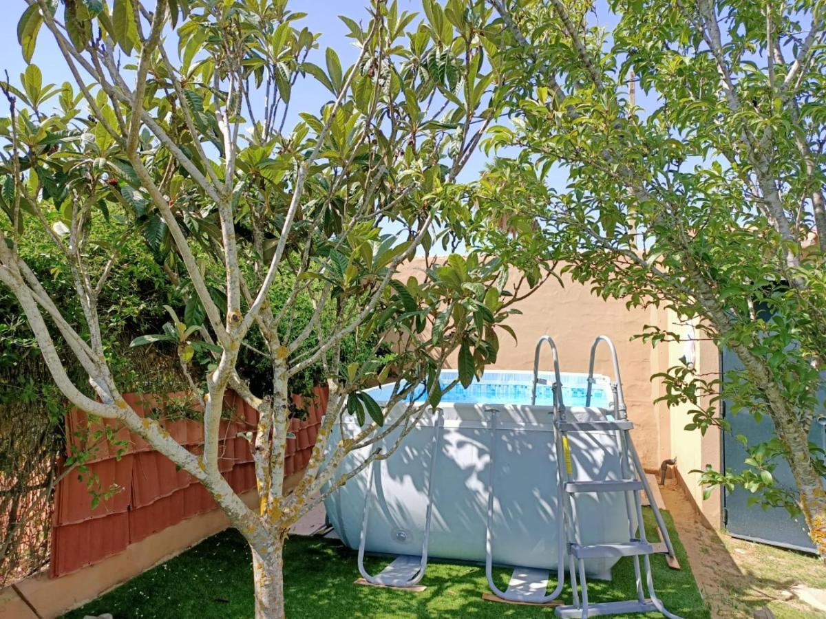 Ada Con Piscina, Jardin Y Parking Holiday home